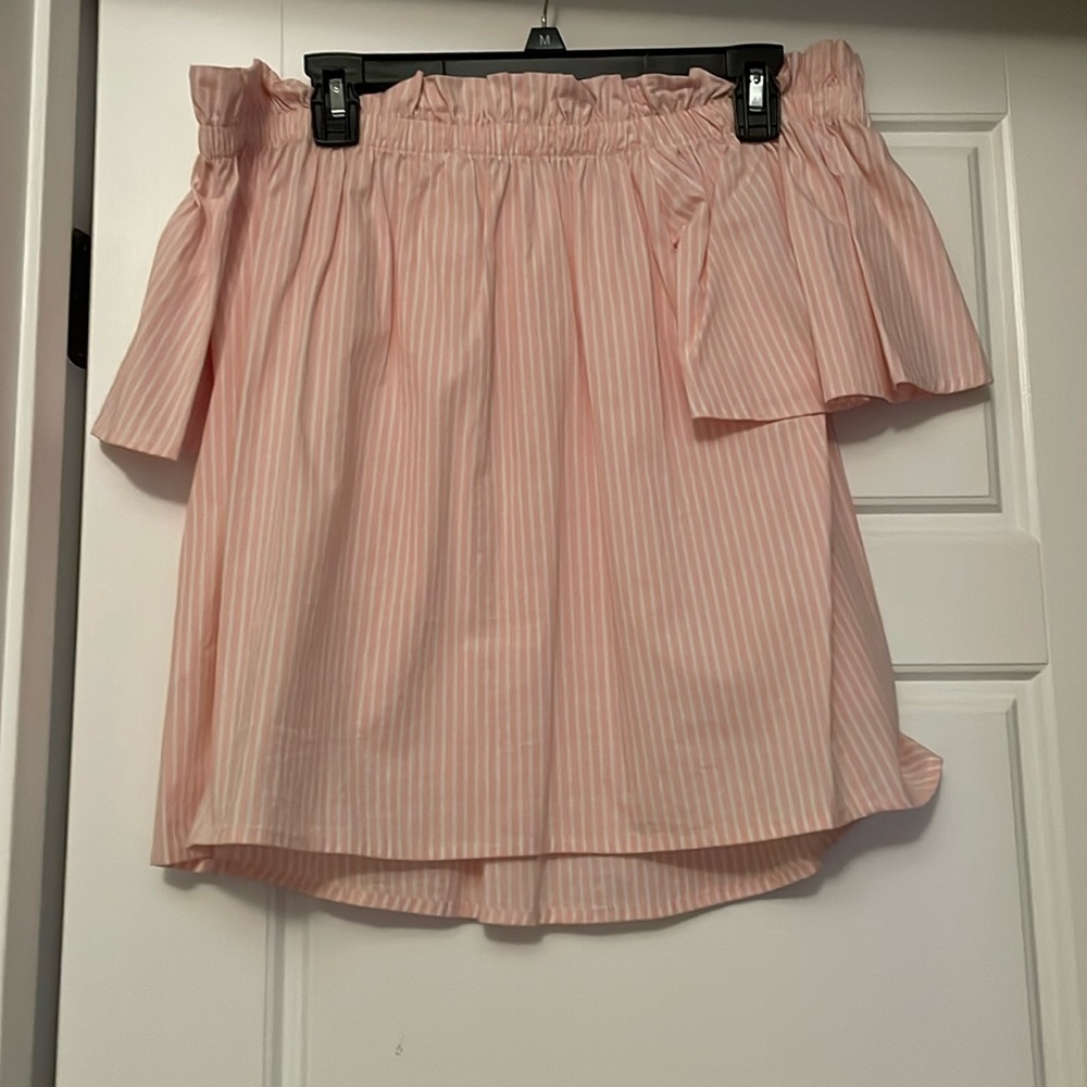 Boutique ruffle off shoulders top Peppermint size medium